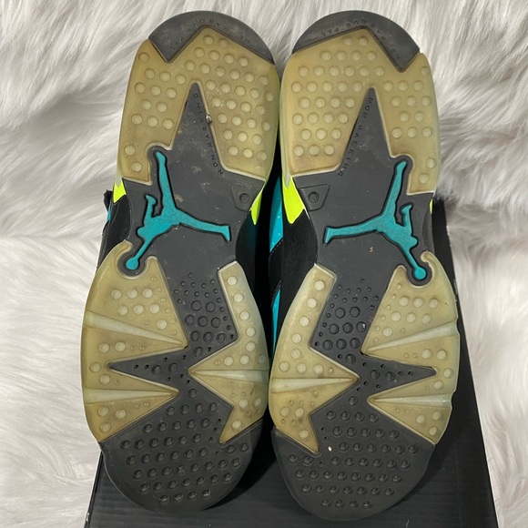 Jordan 6 retro volt ice/blk - Picture 8 of 8